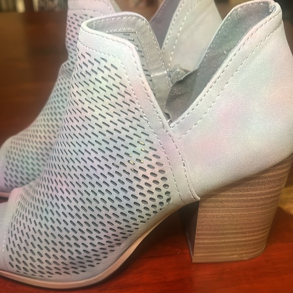 Open toe booties - Picture 2 of 4